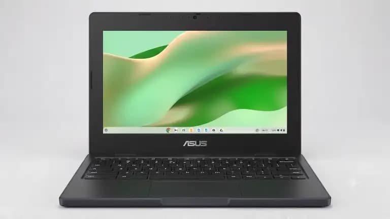Chromebook ASUS desarmándose, mostrando placa, batería y chasis.